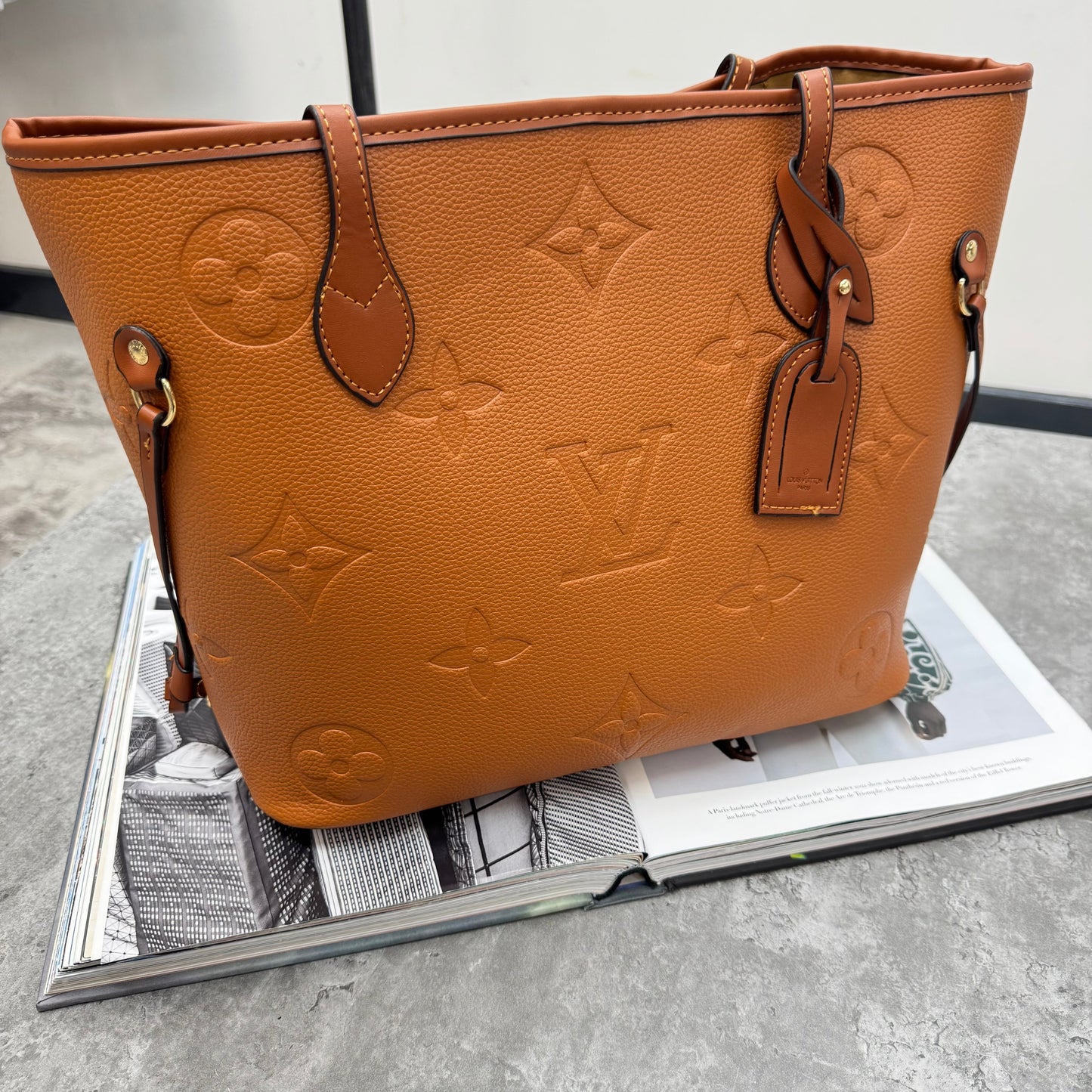 LVE - NEVERFULL TOTE LARGE MONO - BROWN