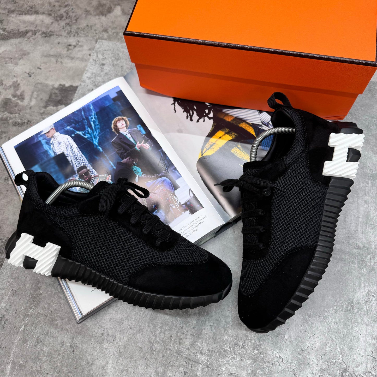 (PRE-ORDER) HMES - BOUNCING TRAINERS - BLACK/WHITE H