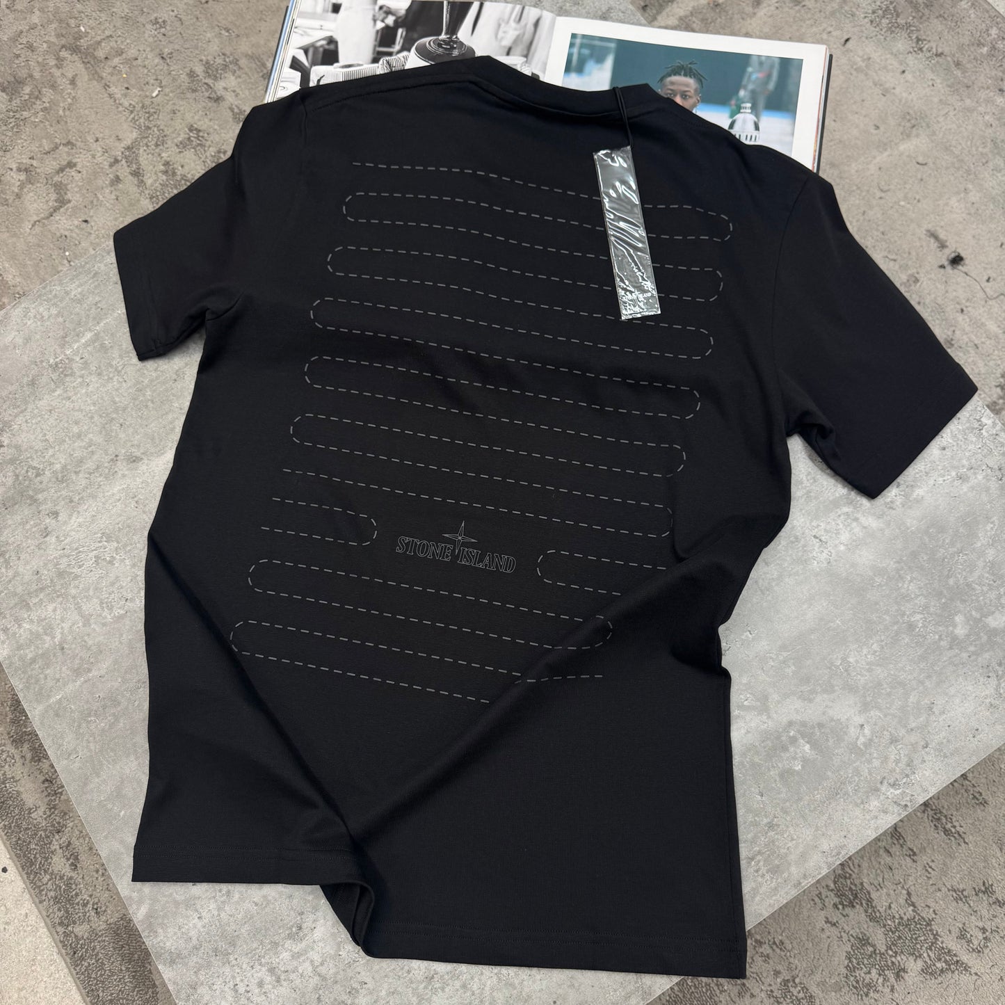 SI - CENTRE LOGO T-SHIRT - BLACK