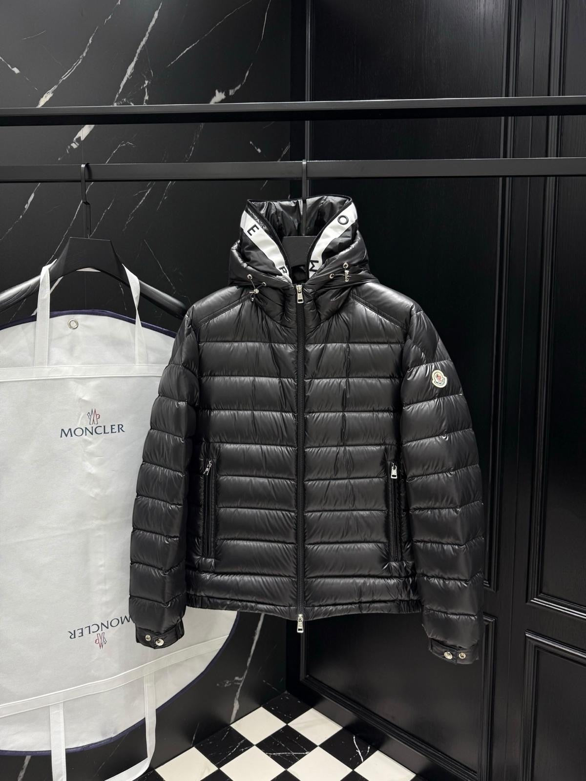 (PRE-ORDER) MNCLR - COAT - BLACK