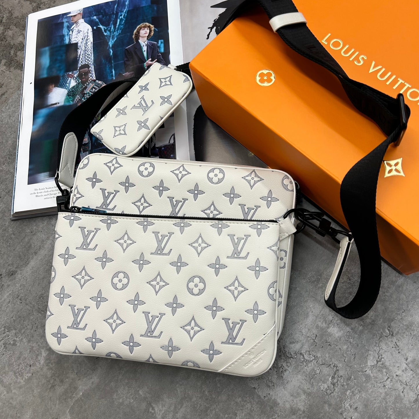 (PRE ORDER) LVE- TRIO - OFF WHITE BAG