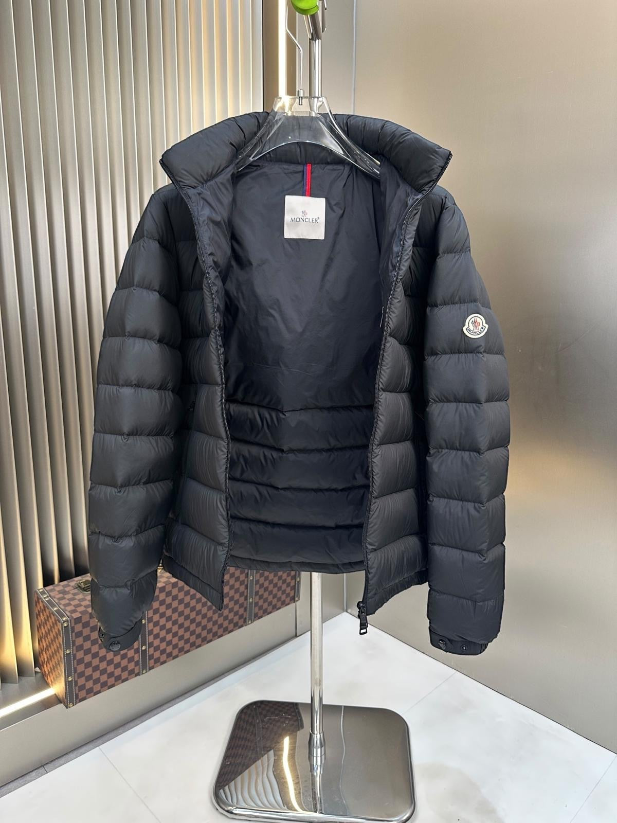 (PRE-ORDER) MNCLR - CONCEALED HOOD COAT - BLACK