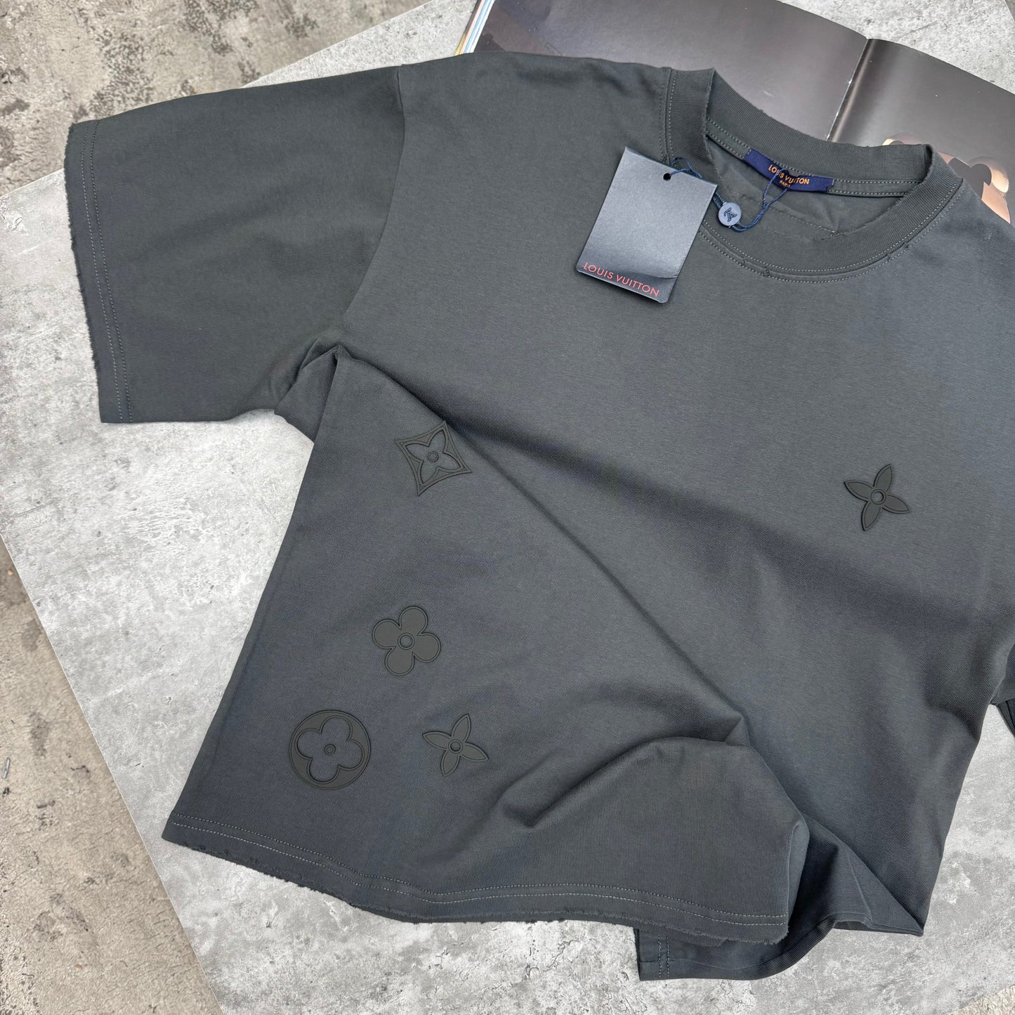 LVE - MONO LOGO T-SHIRT - CHARCOAL
