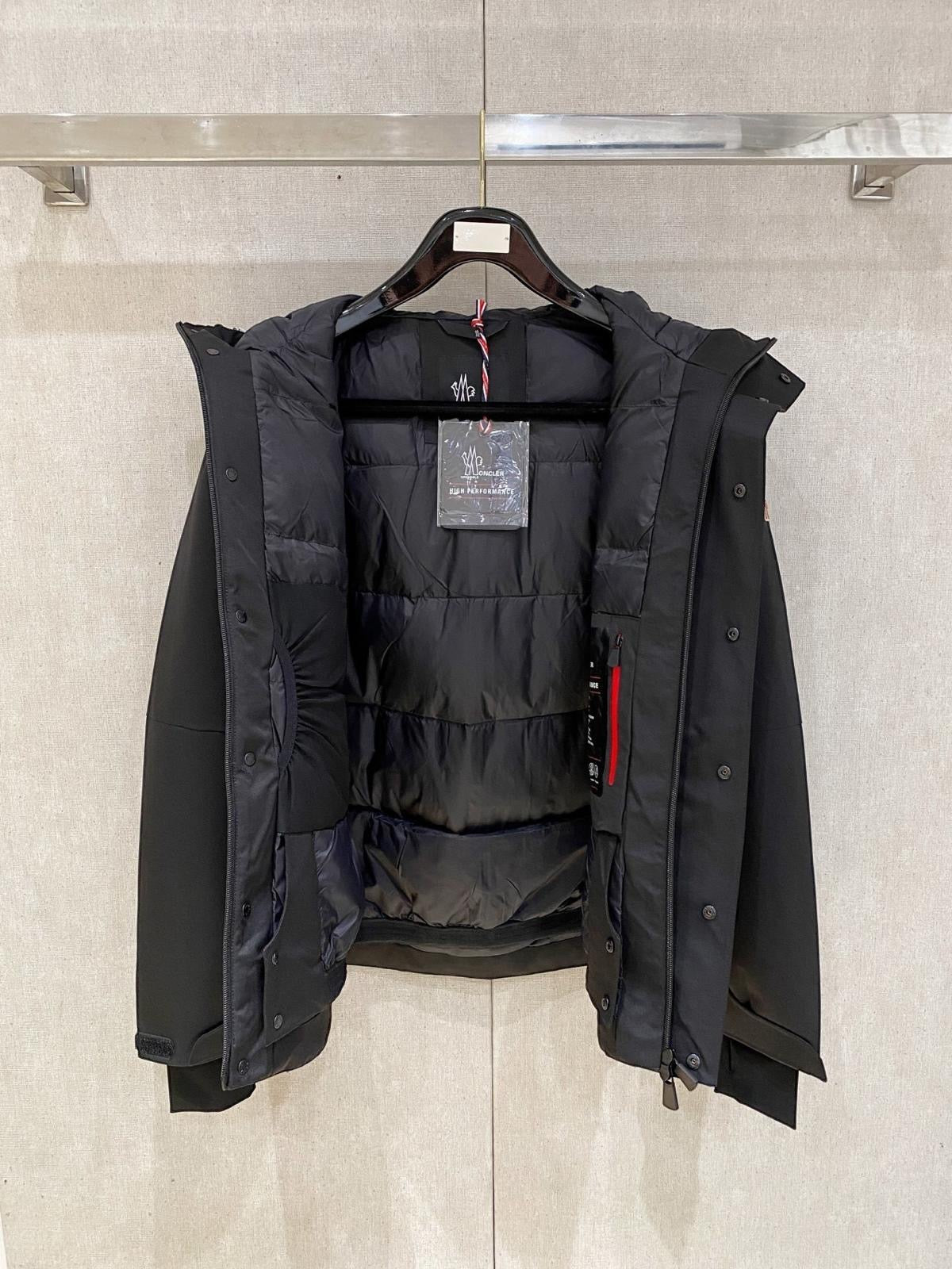 (PRE-ORDER) MNCLR - COAT - BLACK