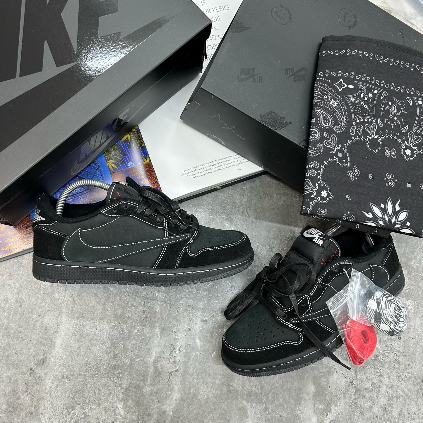 N X TS - AIR JORDAN 1 - PHANTOM BLACK