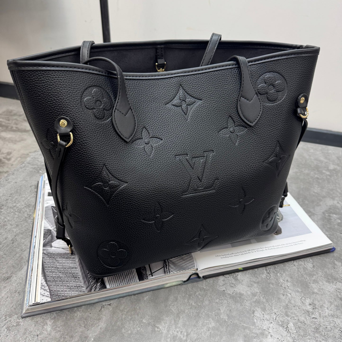 LVE - NEVERFULL TOTE LARGE MONO - BLACK