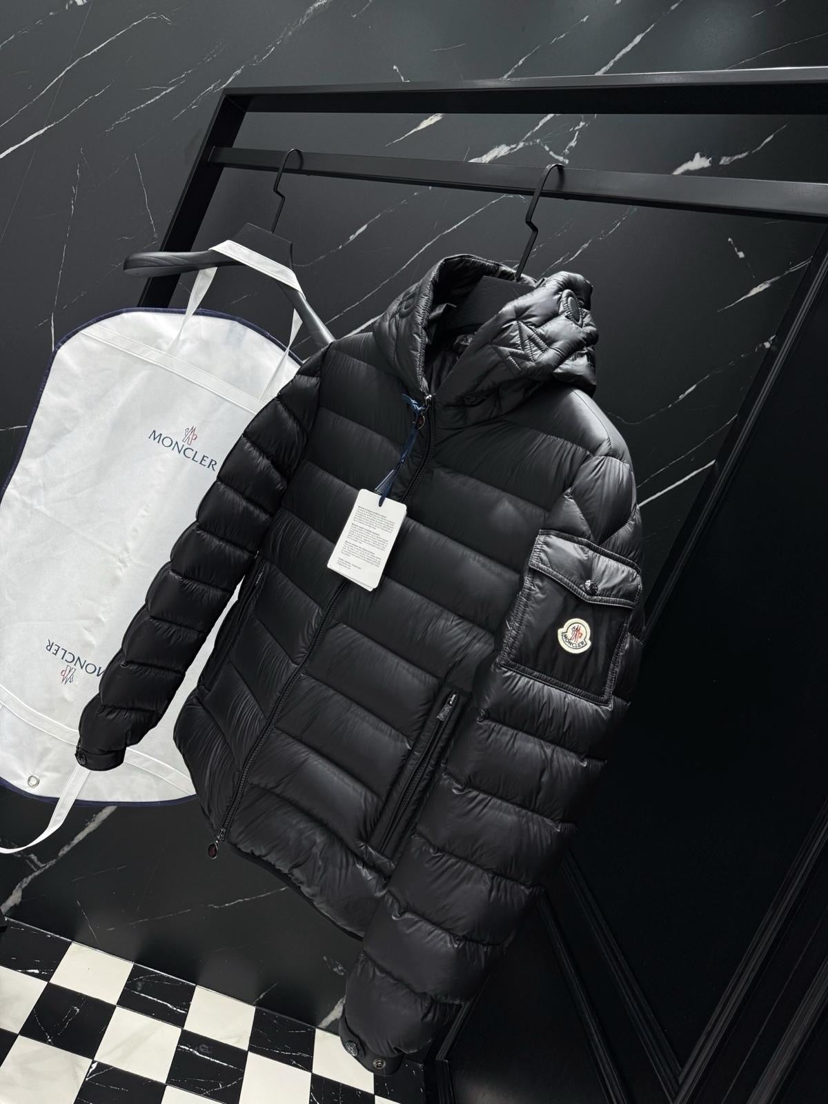 (PRE-ORDER) MNCLR - ARM POCKET LOGO COAT - BLACK