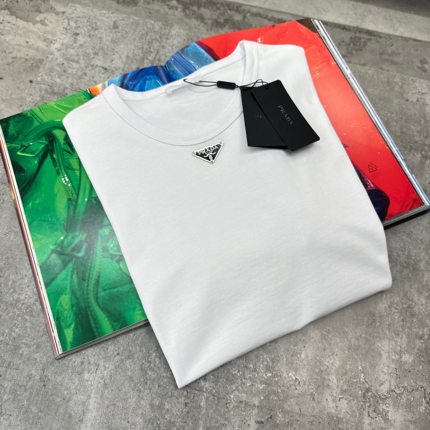 PDA - CENTRE BADGE T-SHIRT - WHITE