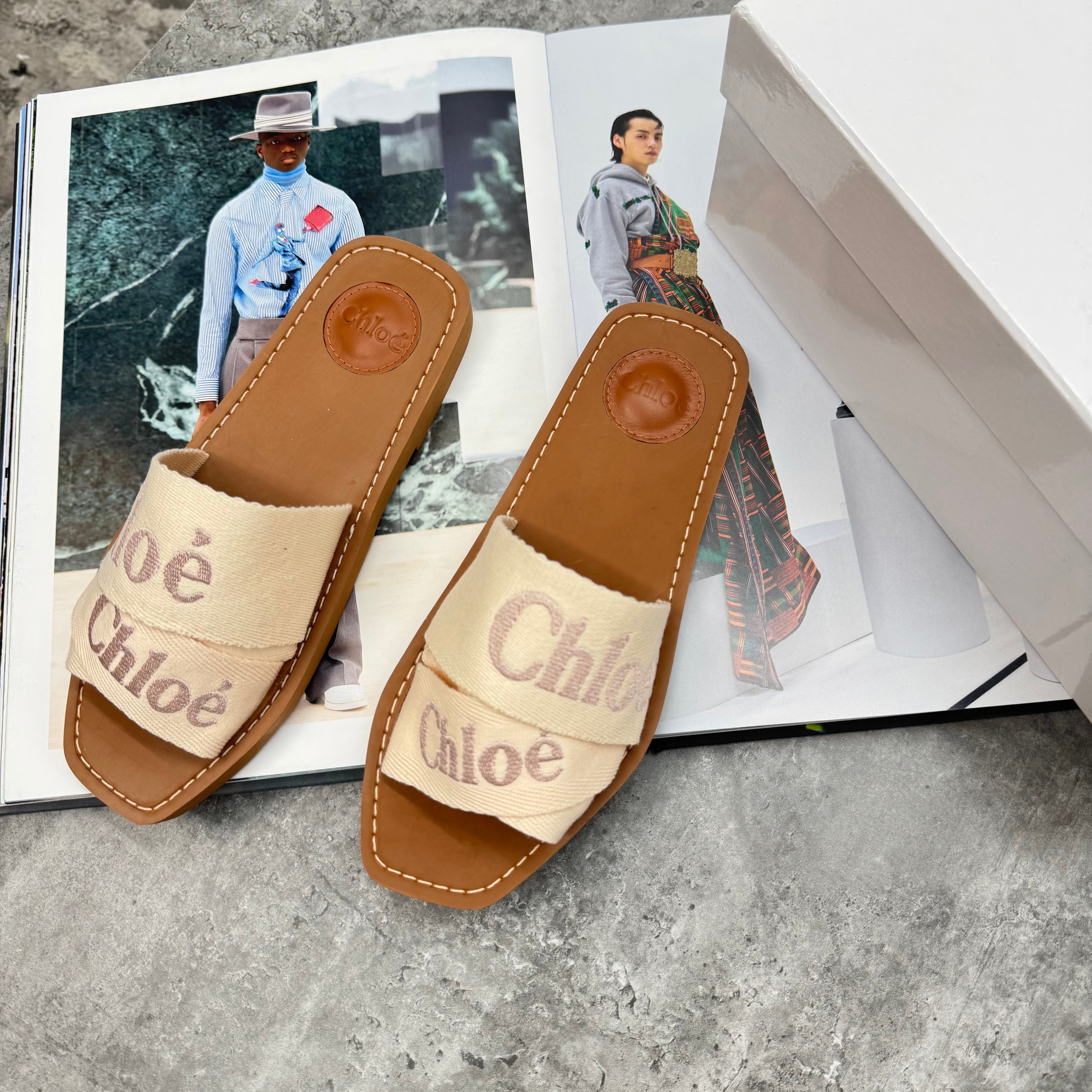 CLE - SLIDES - PINKY CREAM
