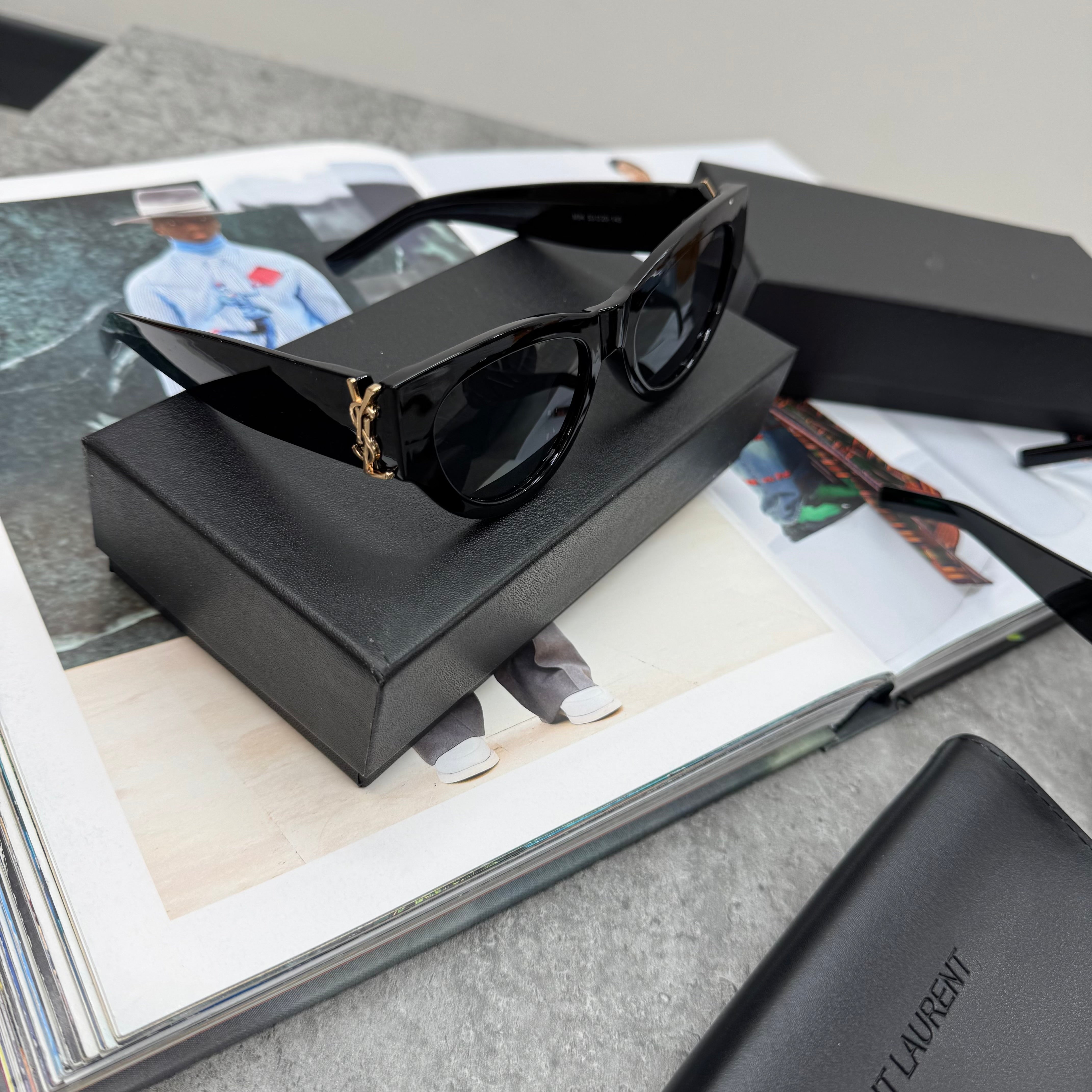 YSL - SUNGLASSES - BLACK