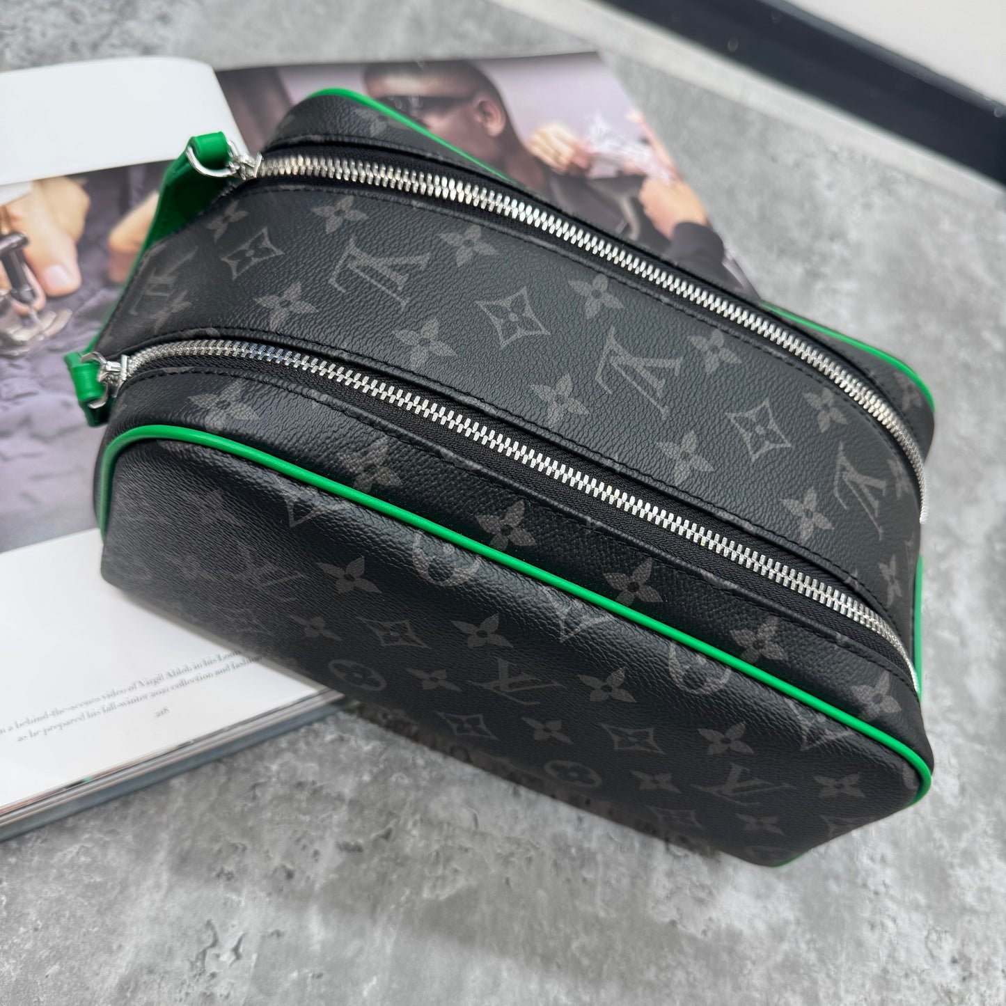 (PRE ORDER) LVE - WASH BAG - GREEN