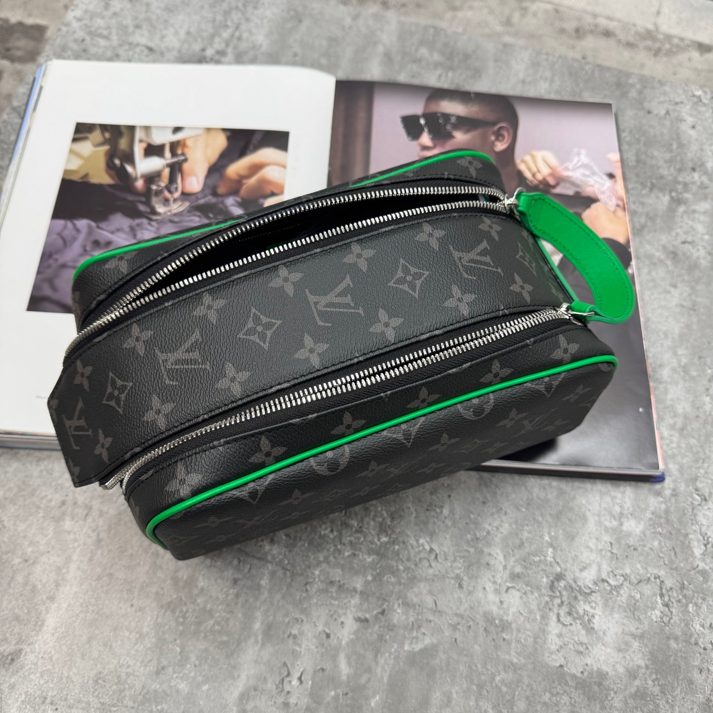 (PRE ORDER) LVE - WASH BAG - GREEN