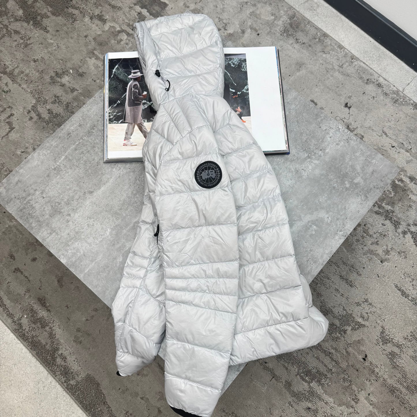 (PRE ORDER) CG - BLACK BADGE COAT - LIGHT GREY