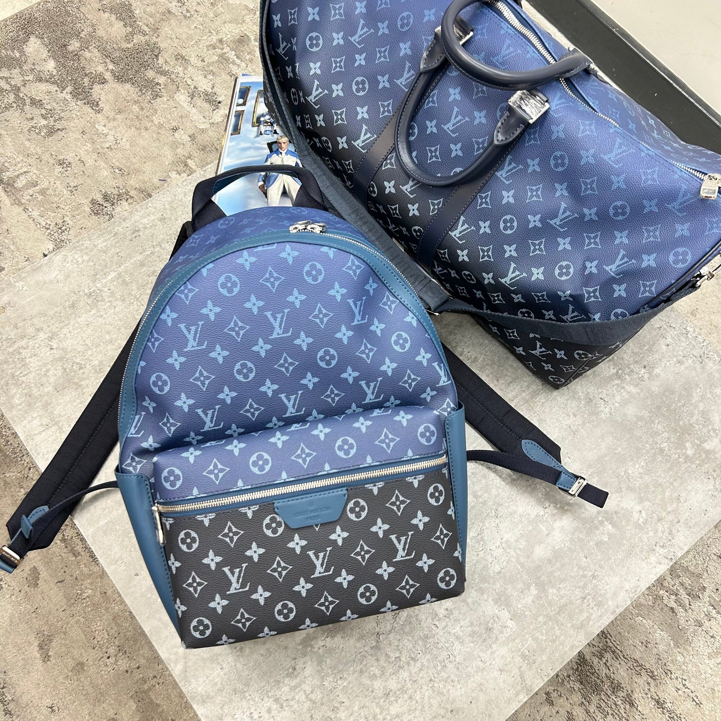 (PRE ORDER) LVE - DUFFEL BAG - BLACK/BLUE