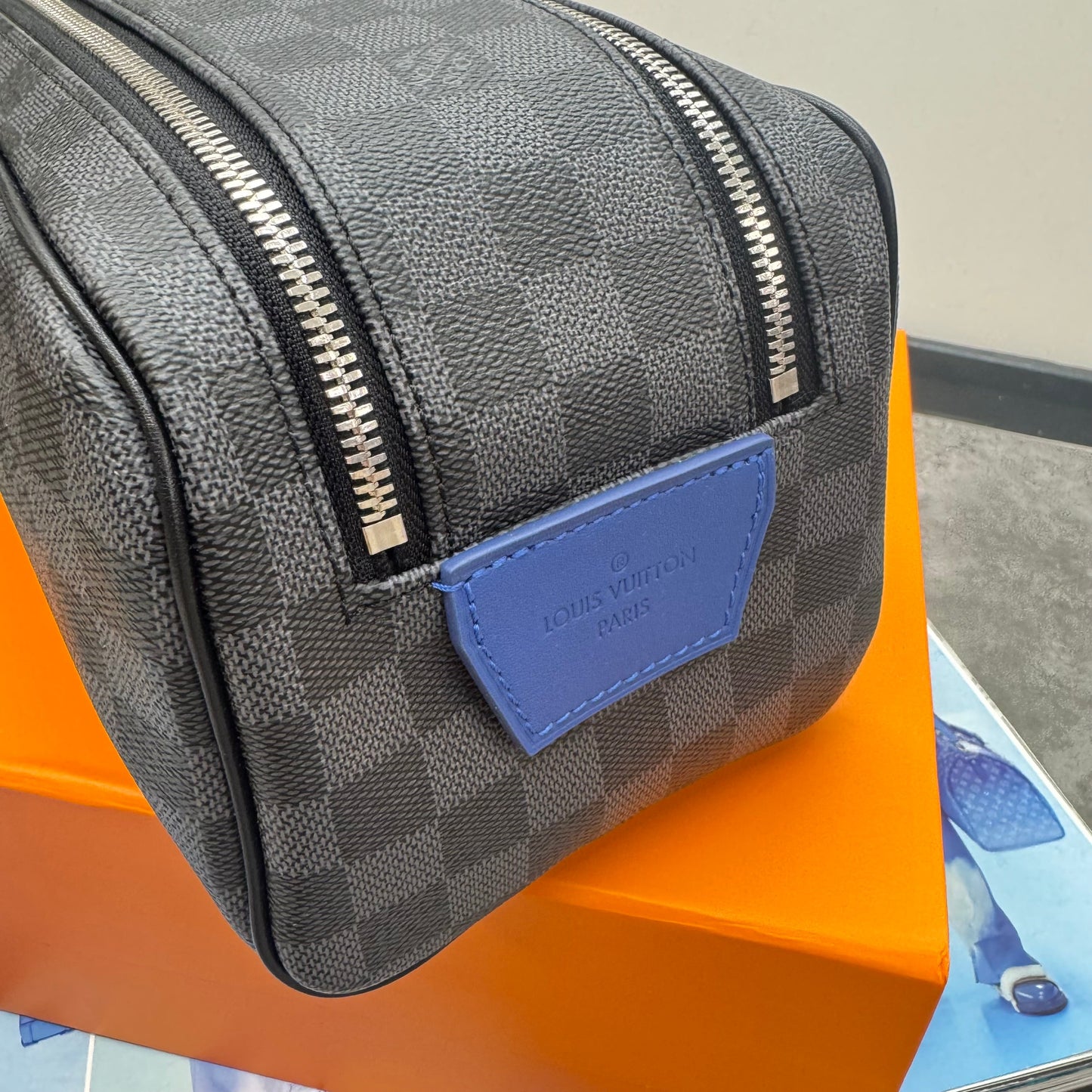 (PRE ORDER) LVE - WASH BAG