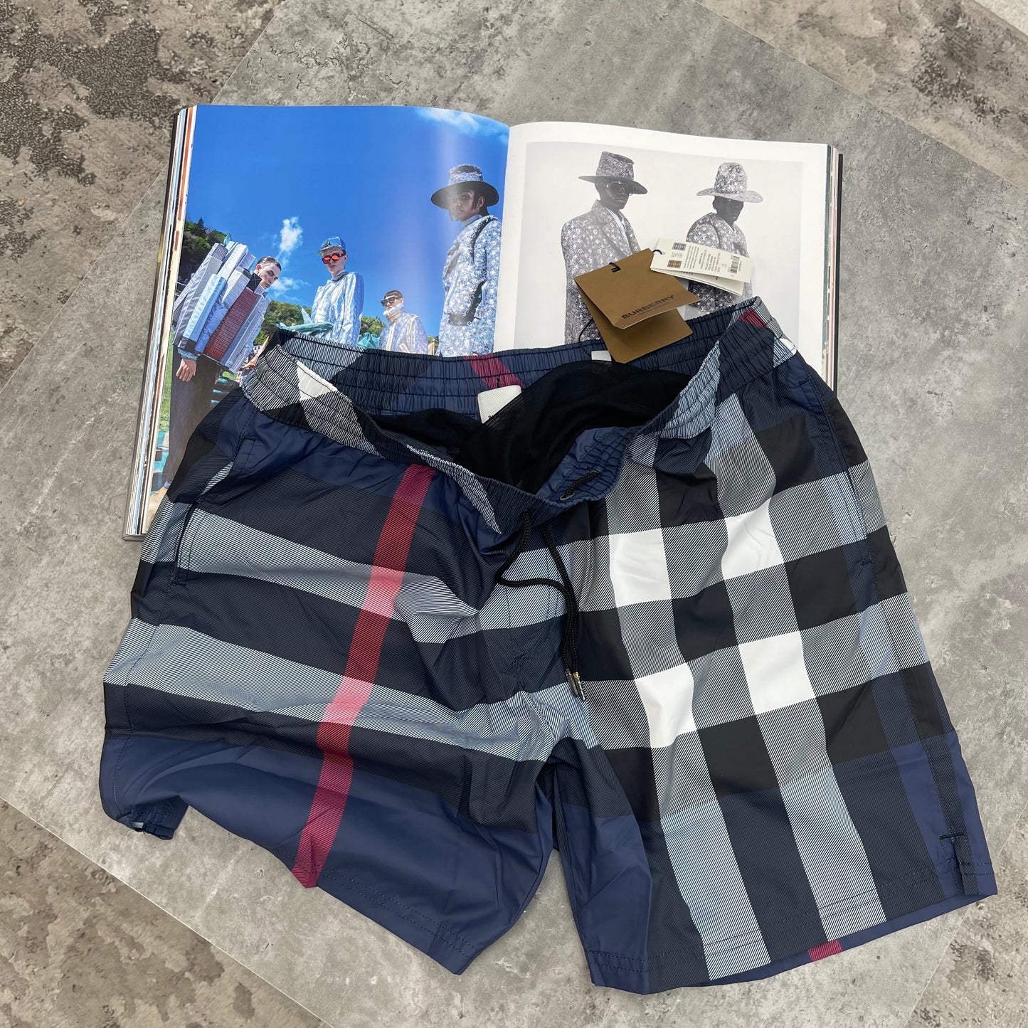 BURBERRY CLASSIC NAVY PRINT SWIMS