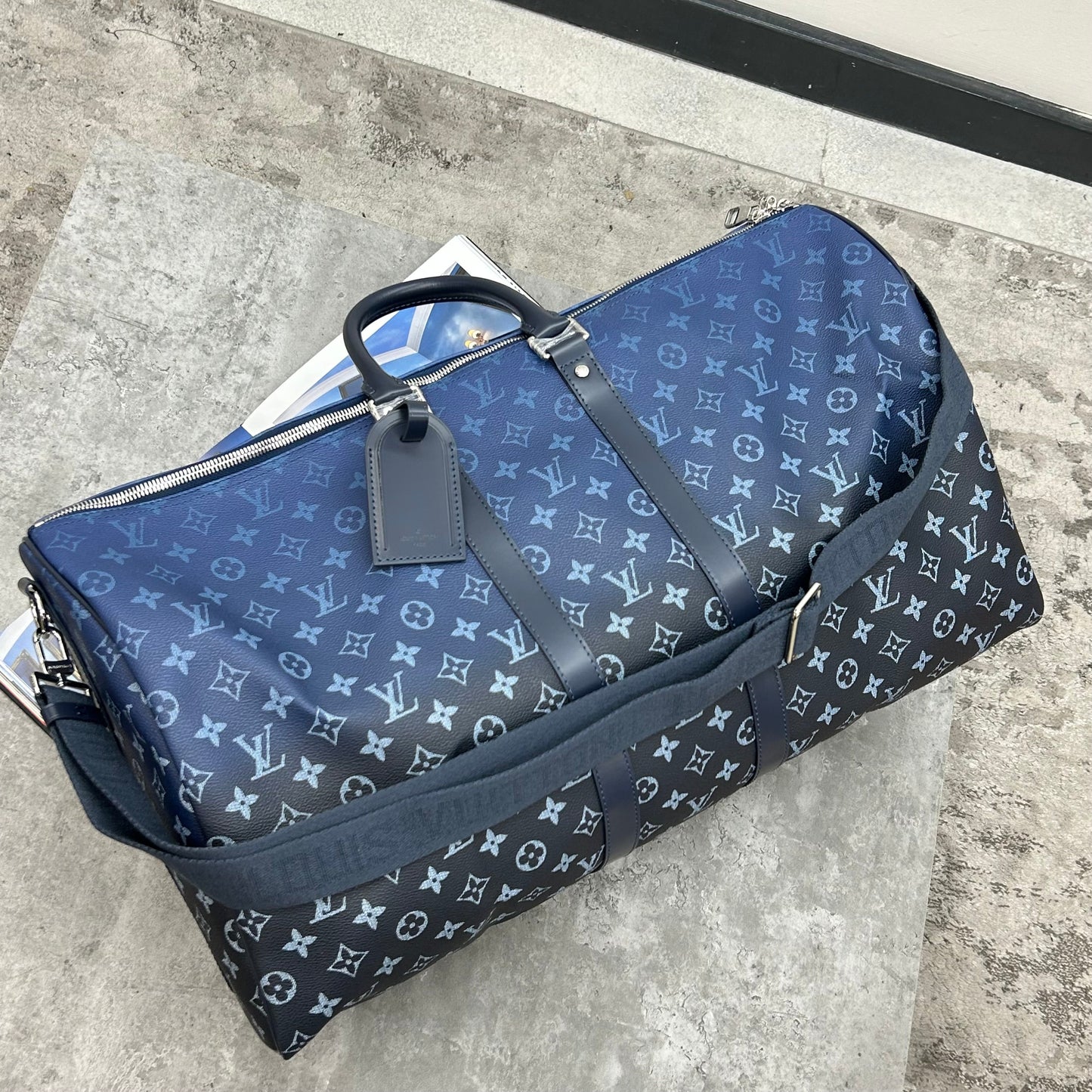(PRE ORDER) LVE - DUFFEL BAG - BLACK/BLUE