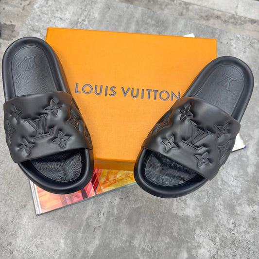LVE - MONOGROM SLIDES - BLACK