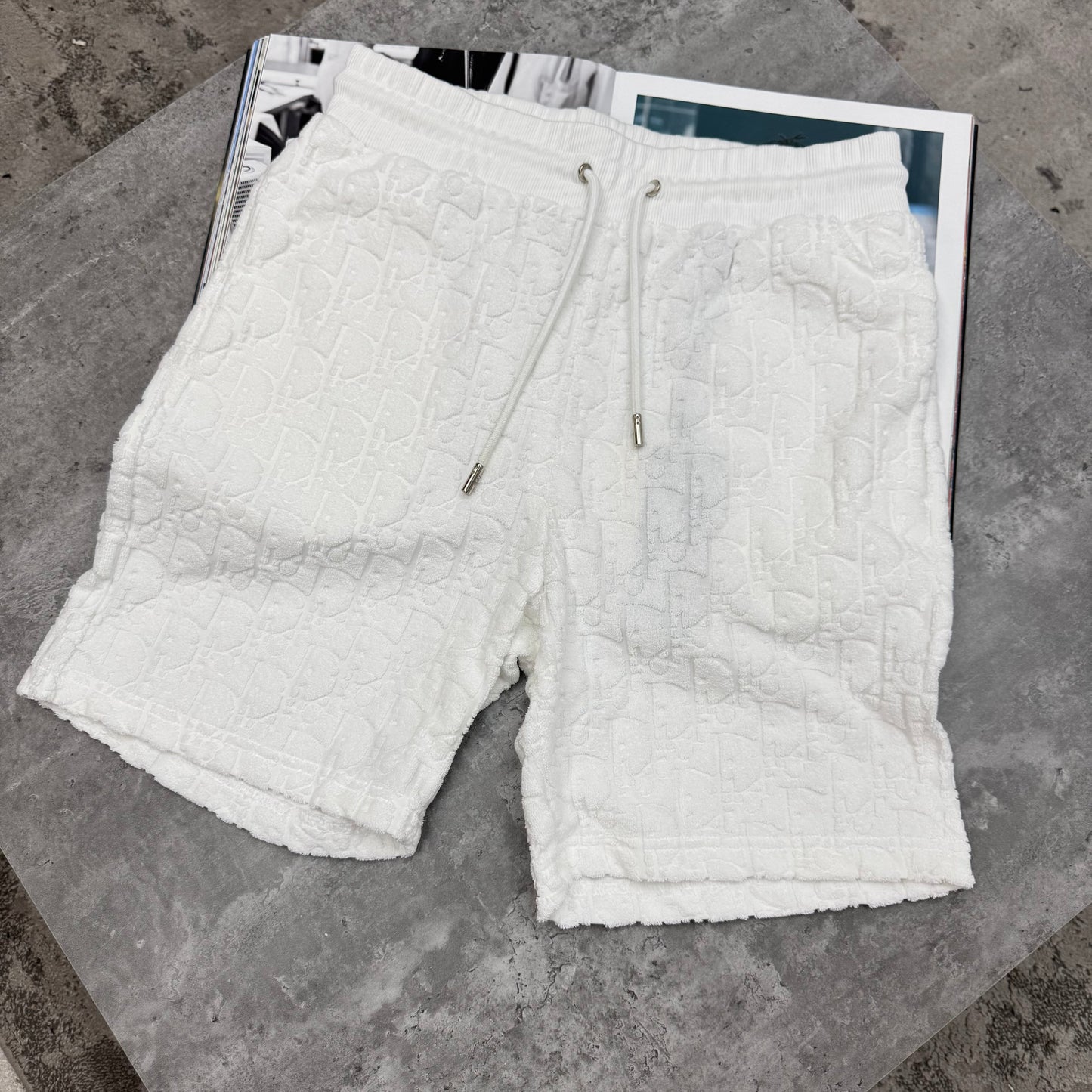 CD - OBLIQUE TEDDY SHORTS - WHITE