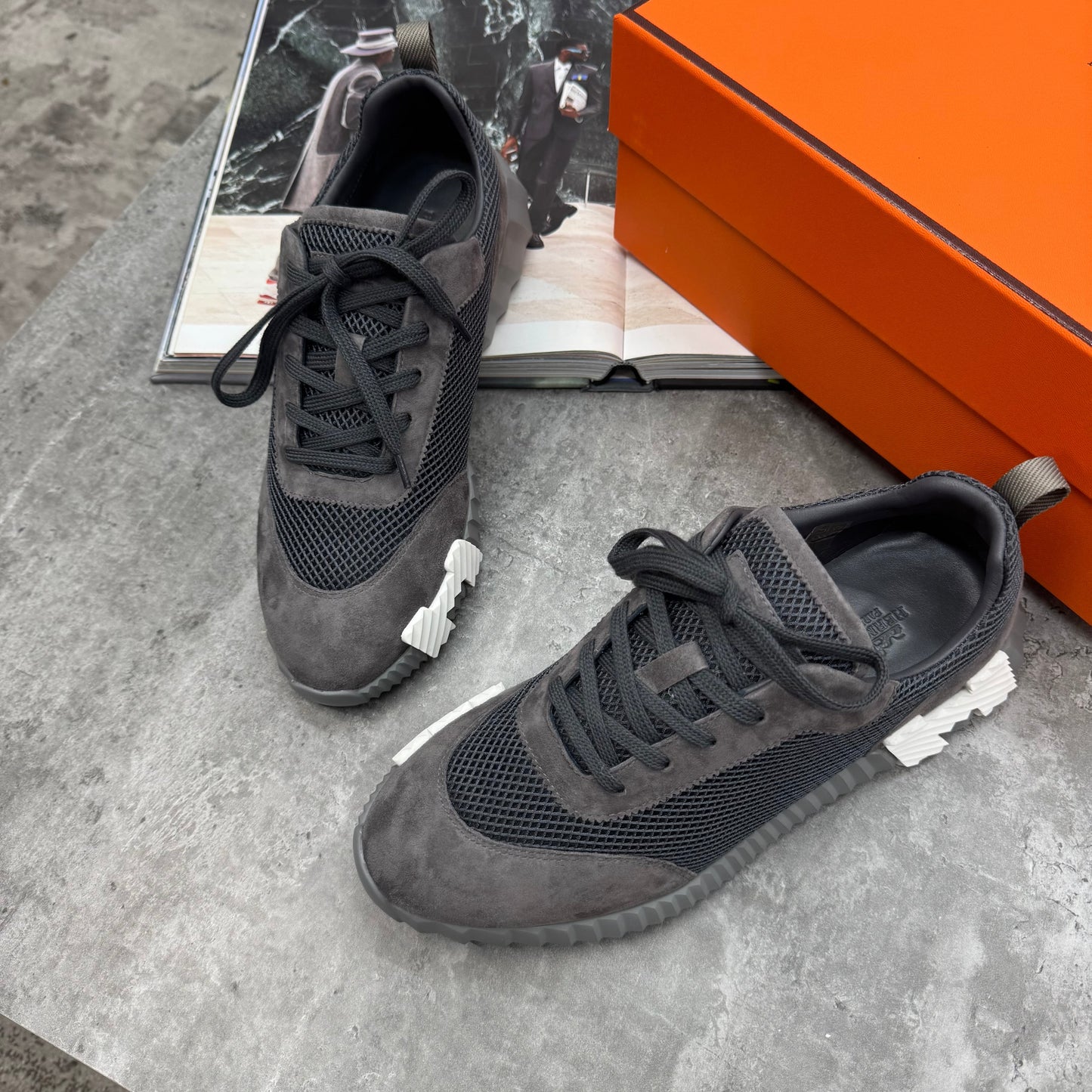 (PRE ORDER) HMES - BOUNCING TRAINERS - GREY/WHITE