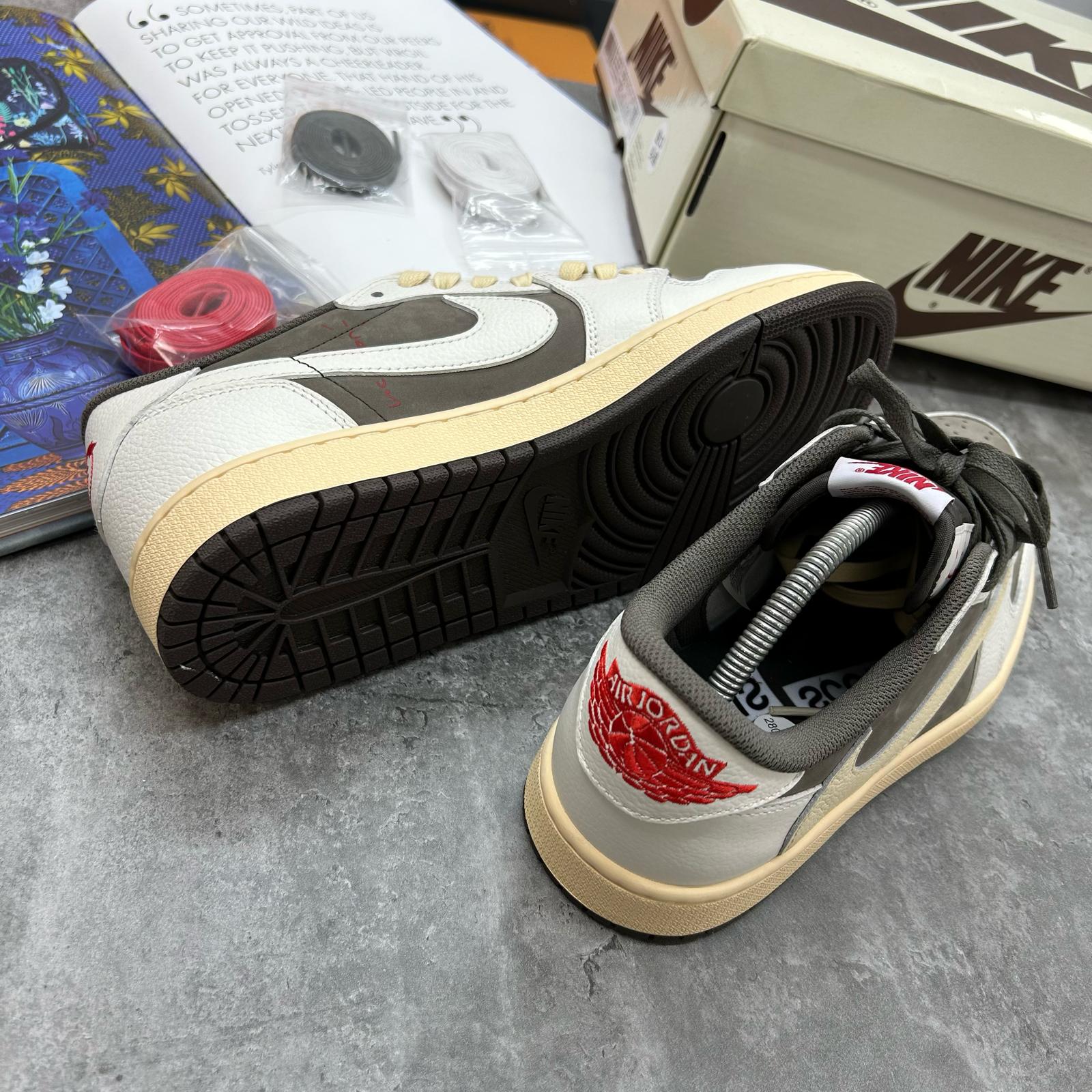 N X TS - AIR JORDAN 1 - REVERSE MOCHA