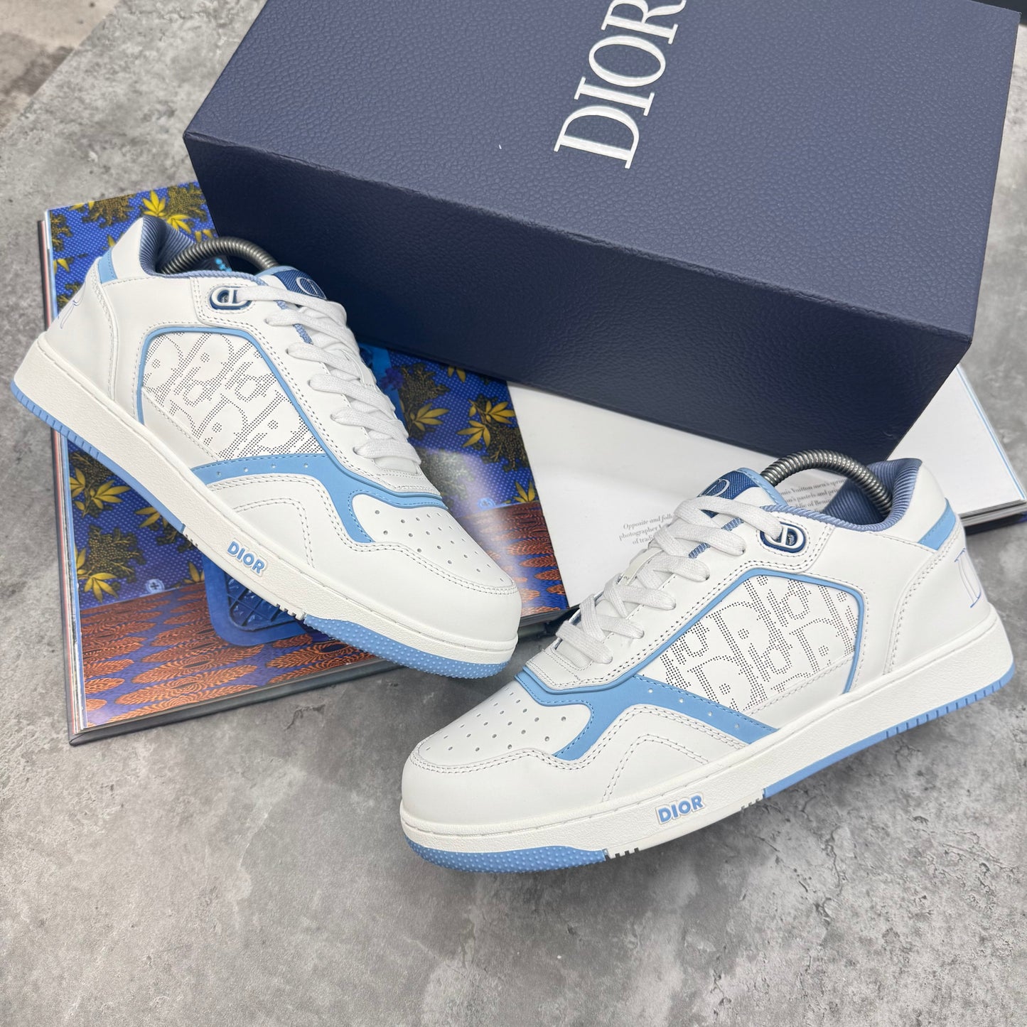 B27 - TRAINER - WHITE/SKY BLUE