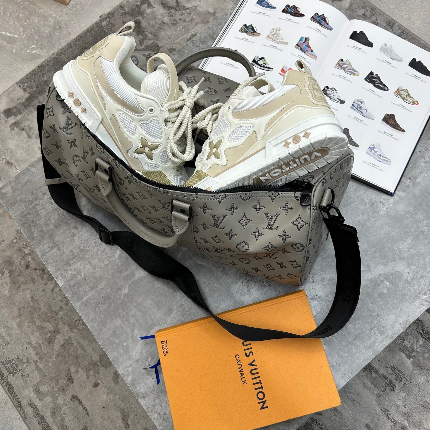 LVE - SKATES TRAINER - BEIGE (PRE-ORDER)