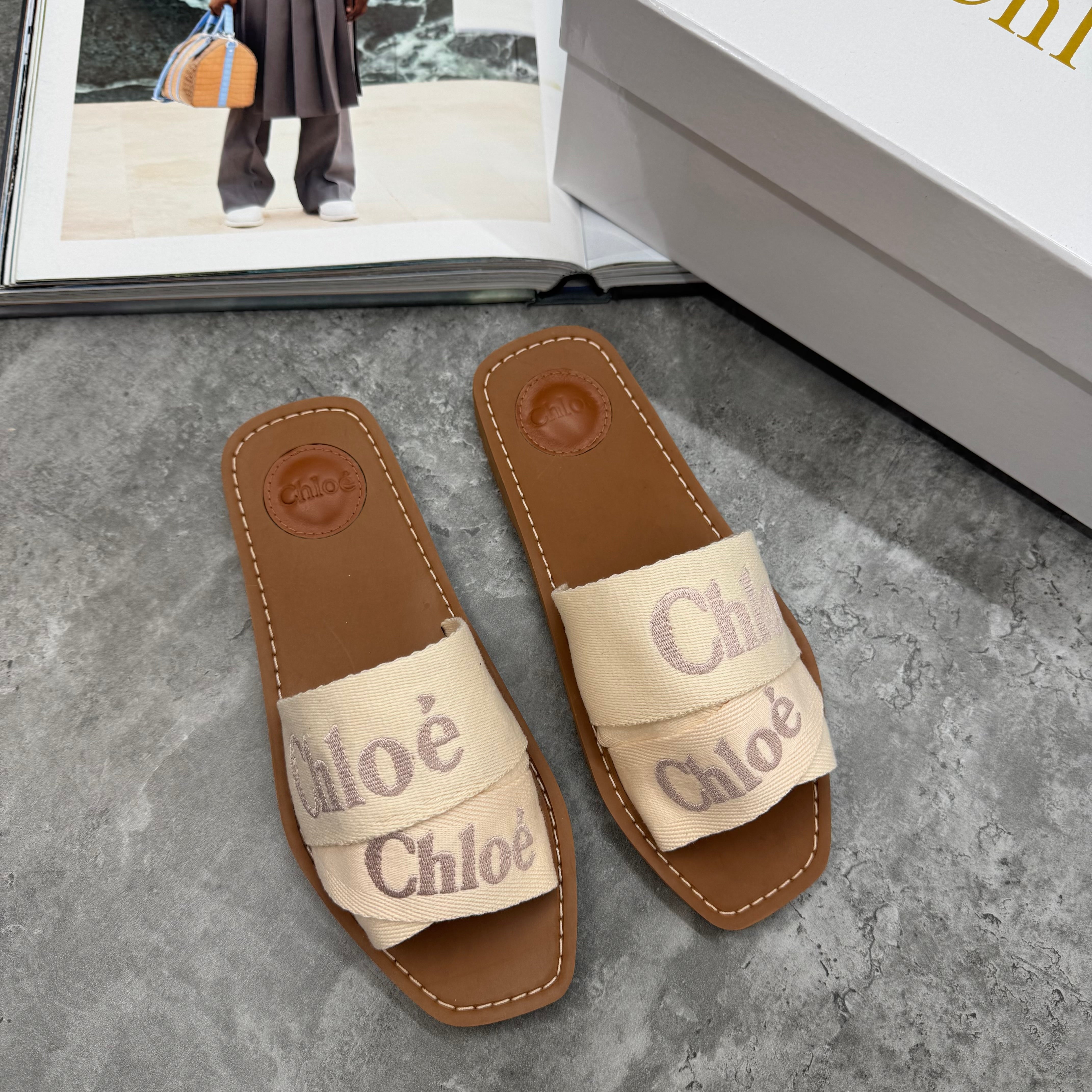 CLE - SLIDES - PINKY CREAM