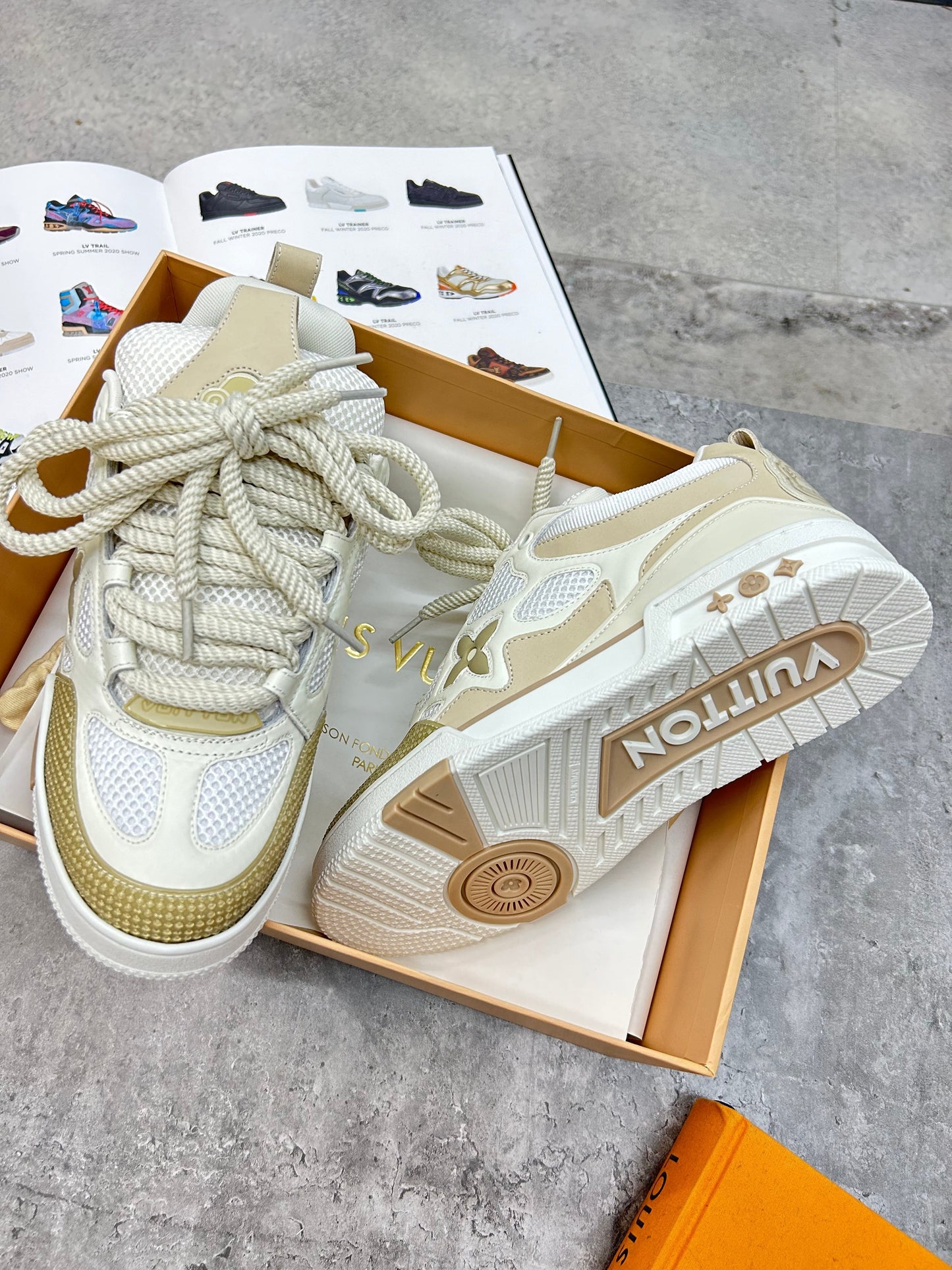 LVE - SKATES TRAINER - BEIGE (PRE-ORDER)