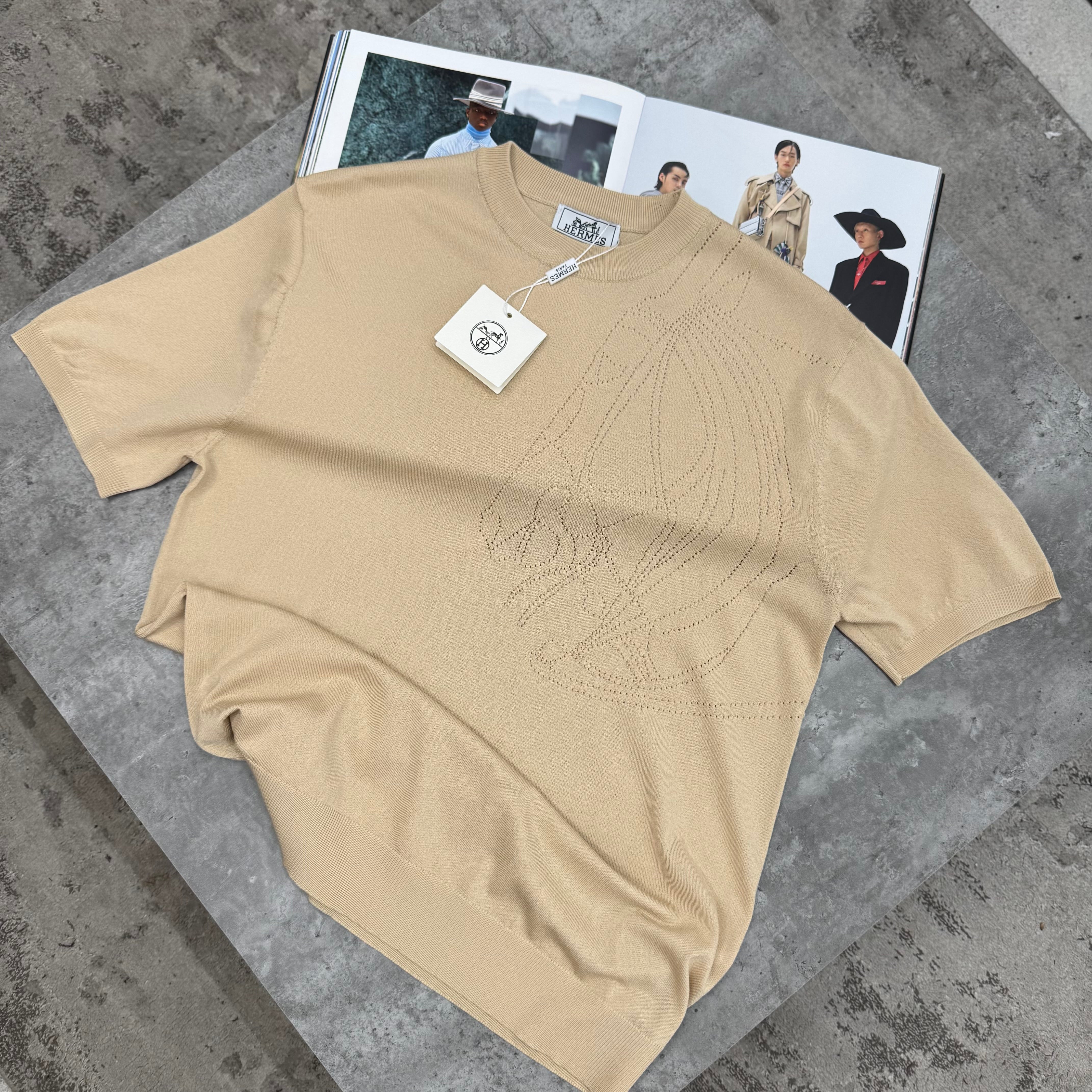 HMES - KNITTED T-SHIRT - BEIGE