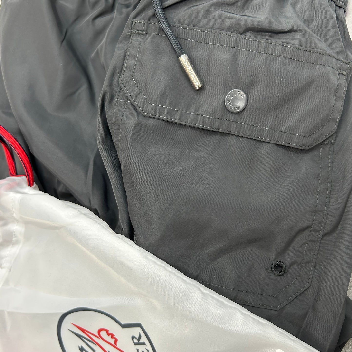 MNCLR - STRIPE BAGGED SWIMS - CHARCOAL